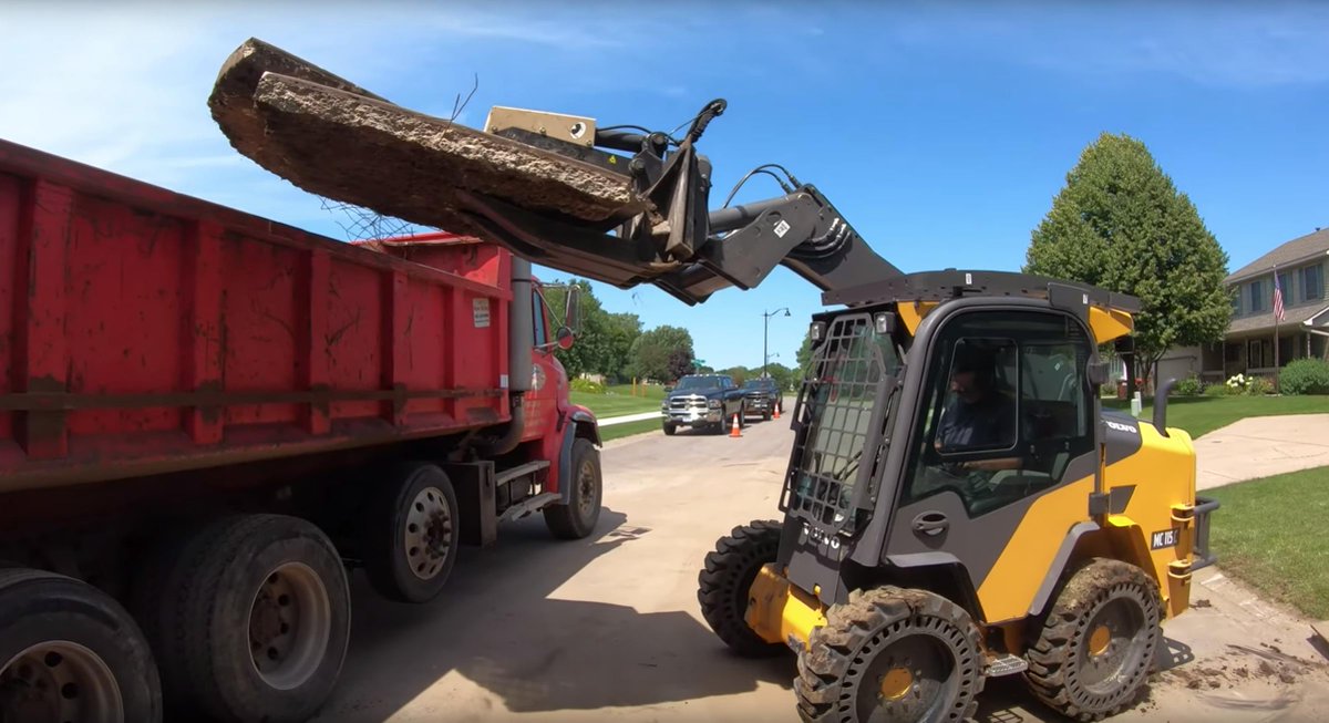 markdanielmfgc1's tweet photo. Check out @DirtMonkeyU new video on Youtube! https://t.co/Dp3lnFca4A #demolition #pooldemolition #skidsteer #excavation https://t.co/NQ10f8ug1o