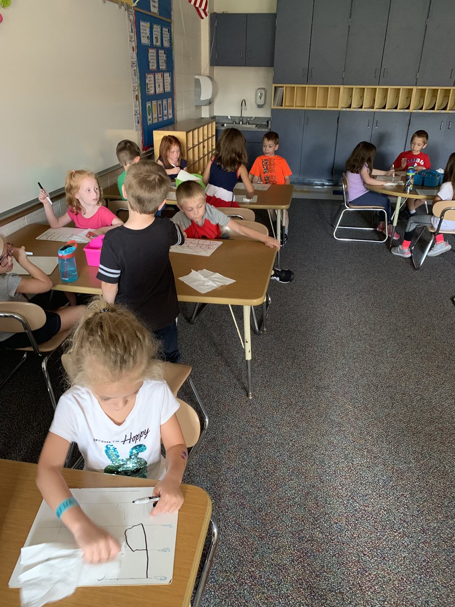 BurtonKinders's tweet photo. Trying something new today to see how we like it...working with the lights off. #kstkinders https://t.co/pNGGmaQnpq