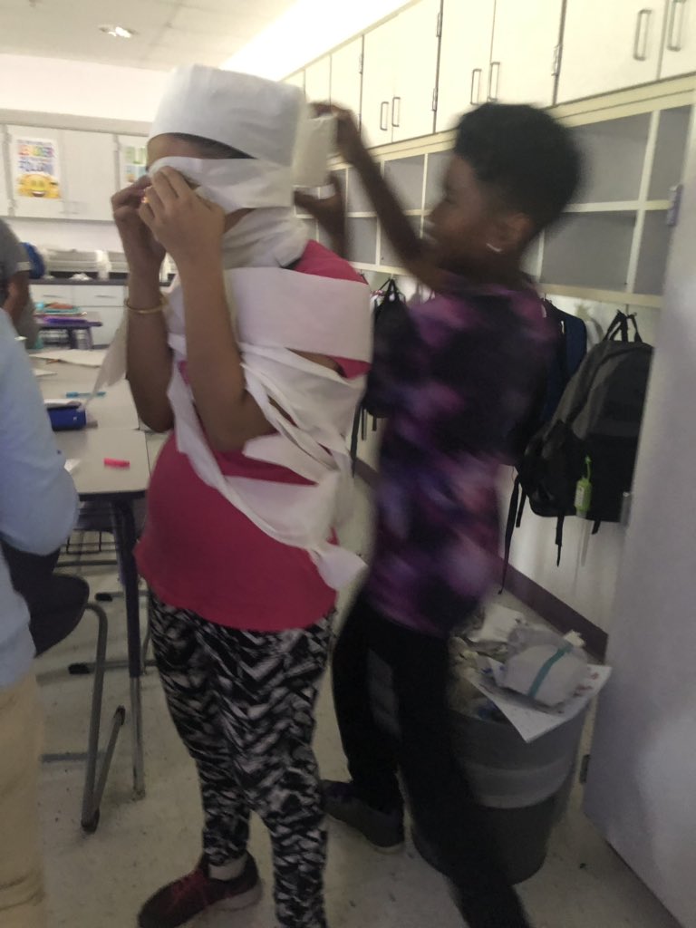 MrsSummers_wrms's tweet image. How do you manage your time? Students compete for the most tasks accomplished and I got recieve some beautiful three ply gifts!#reynmemories #wrmswolves