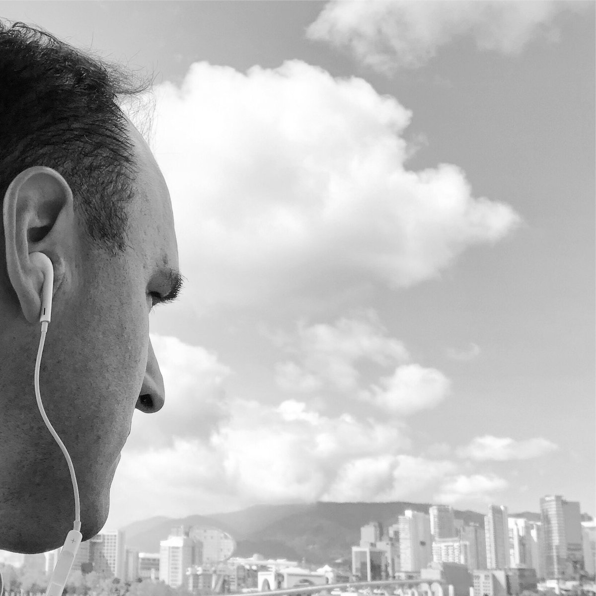 CarlosRosadoV's tweet photo. #PlanList Por fin! Descubrí como escuchar música sin limites y sin consumo de datos!! Visita este link ⬇️

https://t.co/TqfMxbkg8b

#MuchaMusicaGratis https://t.co/psTM3StmPE