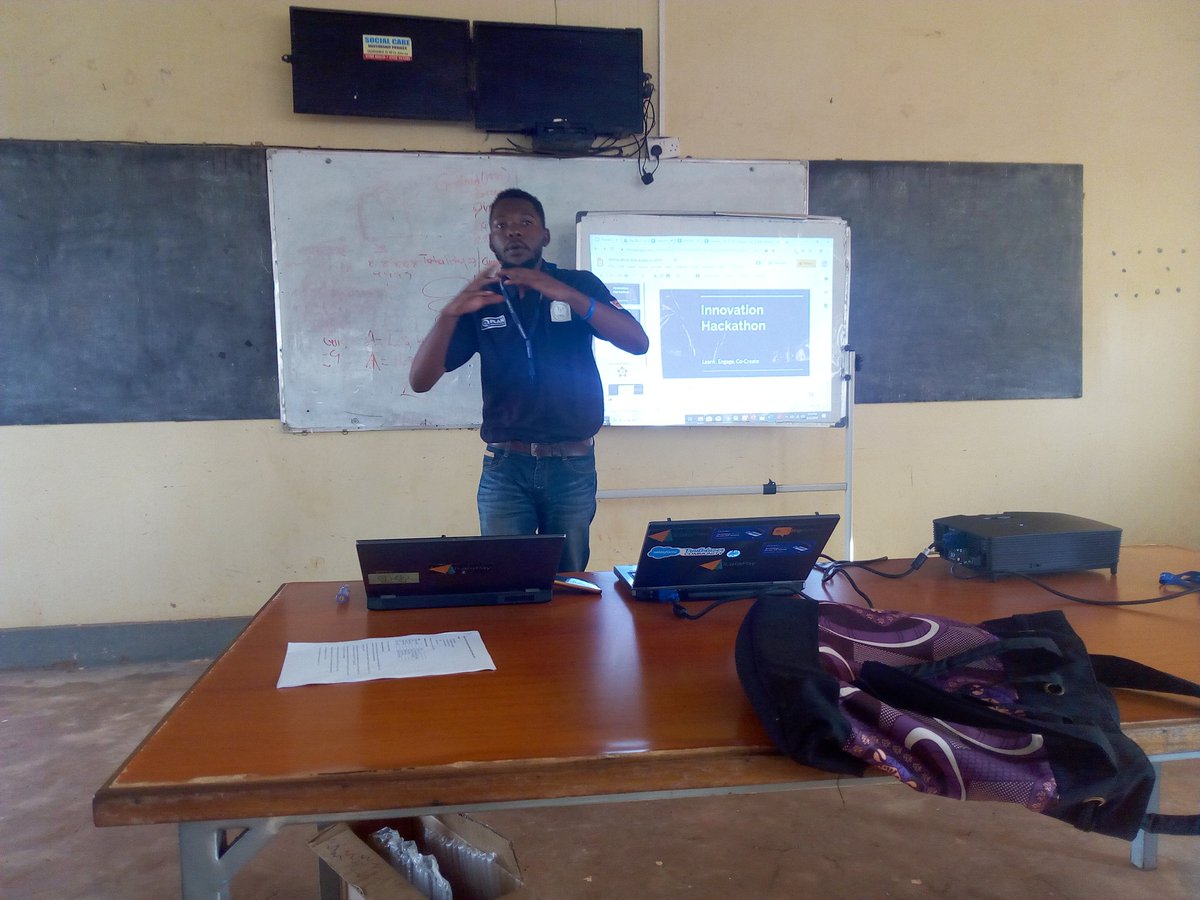 kalumba_j's tweet image. #infoSession
@LIRA_UNIVERSITY 
@GirlsAthena 
@kal_code 
#lirainnohack
#LUACcodestudio