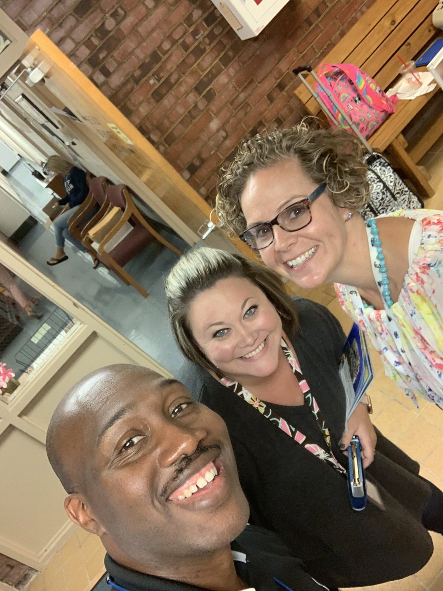 What a great surprise to see <a href="/AACPS_PK5Math/">AACPS PK-5 Math</a> Ms. Salveron <a href="/LinthicumES/">Linthicum Elementary</a> when I stopped by to see the #TopNOtCH staff. #AACPSBack2AWESOME <a href="/AACountySchools/">AACPS</a> <a href="/AACPS_CI/">AACPS C&I</a>