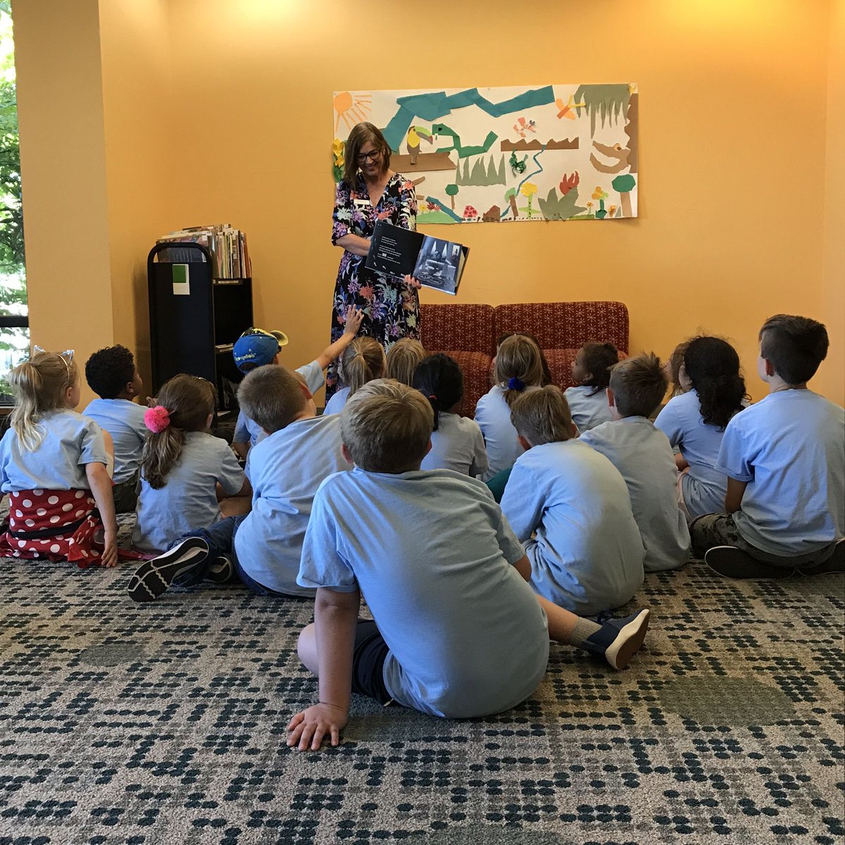 EdmondsLibrary's tweet photo. We had so much fun hosting the Boys & Girls Club this summer! They came in for #reading, learning about the #library & participating in the #ExploreSummer Reading Challenge! #BGCSC
#UniverseofStories #summer #community @snoislelibrary #edmondslibrary #books #edmonds @snoisleteens https://t.co/1gmTmFjeIk