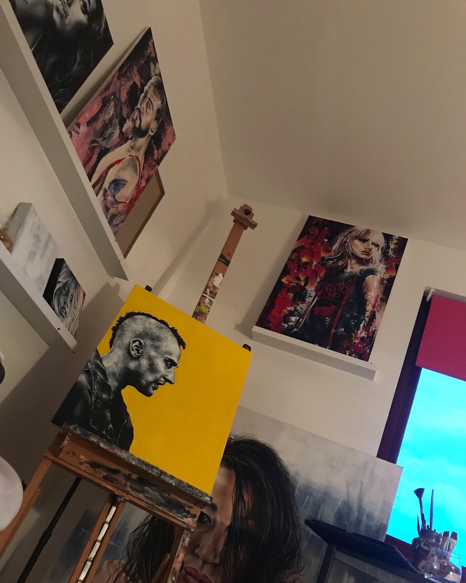 NicolaJCairns's tweet photo. Itโs Friday night, and I give you live and direct from the artists studio in downtown Dalkeith pop culture and a whole lot more.
#art #artist #currentwork #artiststudio #ontheasle #debbieharry #blondie #rockandroll #cherrybomb #selfportrait #taxidriver #amywinehouse https://t.co/ItNfVcsy1m