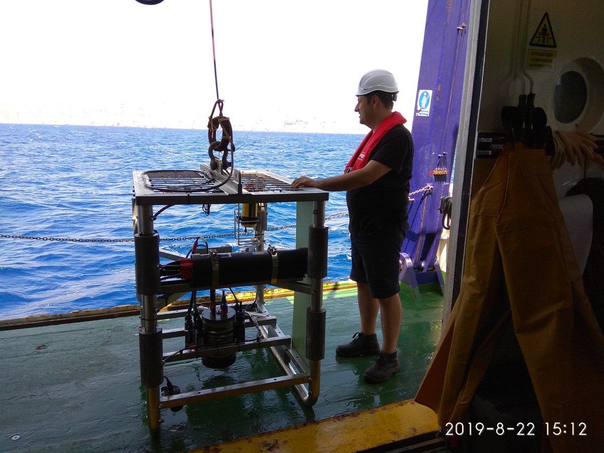 BentosIEO's tweet photo. Y seguimos estudiando los fondos marinos 🦀🐙 de la costa murciana gracias al inestimable trabajo de Iván (un crack!!), a cargo del manejo del #TASIFE equipo de fotografía submarina 👏👏👏 @ieomurcia @CienciasMarUA @LifeIntemares @FBiodiversidad @WomenScience @Oceanicas_IEO https://t.co/EiJHiEFW0q
