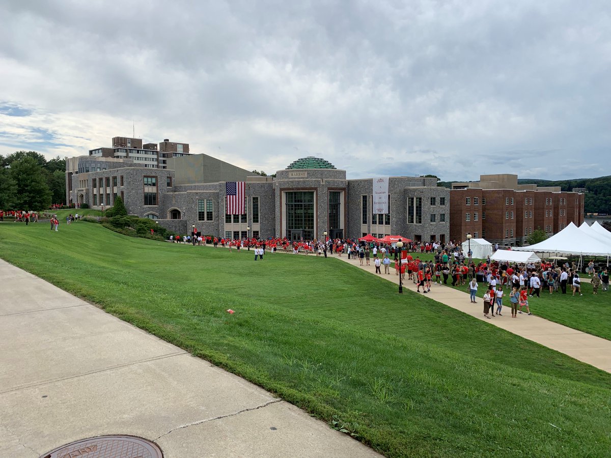 Marist_IT's tweet photo. Welcome home, Associate Professor of English and Navy #veteran Tommy Zurhellen! Tommy arrived back at @Marist today after walking 22 miles a day across the U.S., to raise awareness of veteran suicide and homelessness. For more into about @Zero_Vet, visit: https://t.co/AyxNk7A40H https://t.co/SgXvMHIm8R