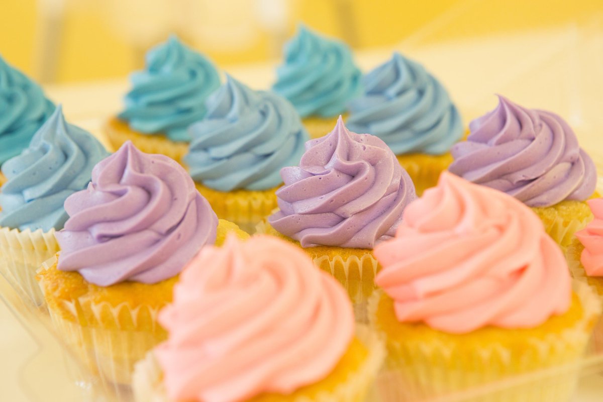 KatesSafeSweet's tweet photo. Pink, purple and blue... just some of the colors you that our natural #foodcolors can make!  You'll have the option of including @colorgardendyes in your baking box.  These have no preservatives and nothing artificial. Non-GMO, Gluten-Free, Allergen-Free and Vegan.  #bakingfun https://t.co/IqK6YIUqoR