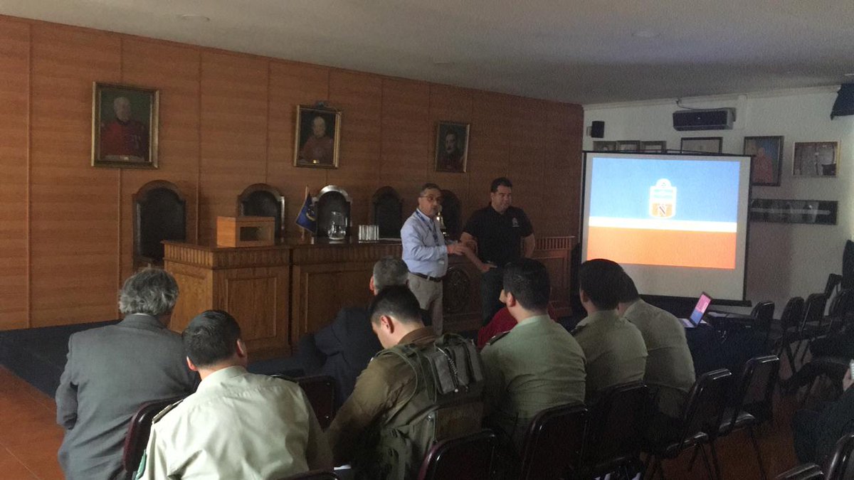 BomberosNunoa's tweet photo. En estos momentos en dependencias de cuartel @PrimeraCBN Vicesuperintendente de la institución Gabriel Moya da inicio a jornada de trabajo de presentación de protocolo de manejo de Víctimas con cianuro en que participa  @onemichile @Fisca_MTT @PDI_CHILE @Carabdechile y @SmlChile https://t.co/UrqiWr0pI9