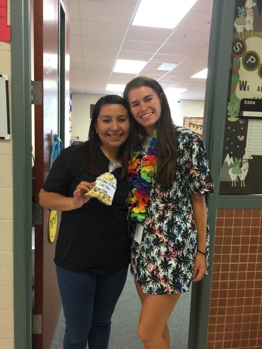 STUCOHeath's tweet photo. StuCo loves welcoming our new staff members with @PopcornPapa
We are so happy you’re here and thankful for what you do!
#wintheday #BetterTogether #iloverisd #heathhawks https://t.co/zYIDB1ntEq