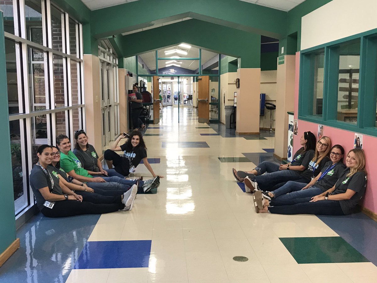 MrsSandyAbney's tweet photo. Week 2 @ParkwayES in the books! https://t.co/OTYfCaFsk1