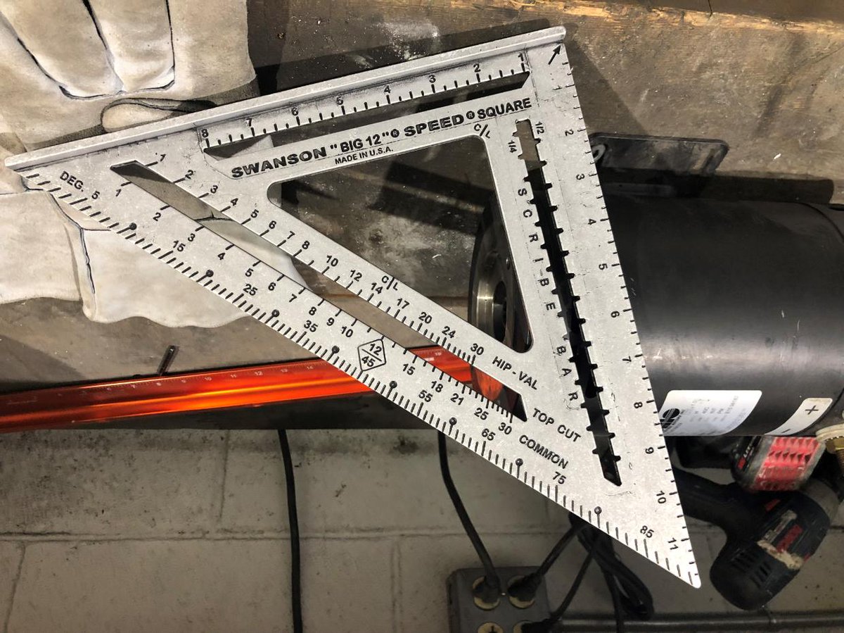 SwansonToolCo's tweet photo. Seven tools in one! A framing square, try square, miter square, protractor, saw guide, stair gauge and out-of-square corner angle finder. Made of heavy-gauge aluminum alloy and includes the Layout Bar for use in determining out-of-square corners. #carpentry #handtools #seveninone https://t.co/2BxDF9stk9