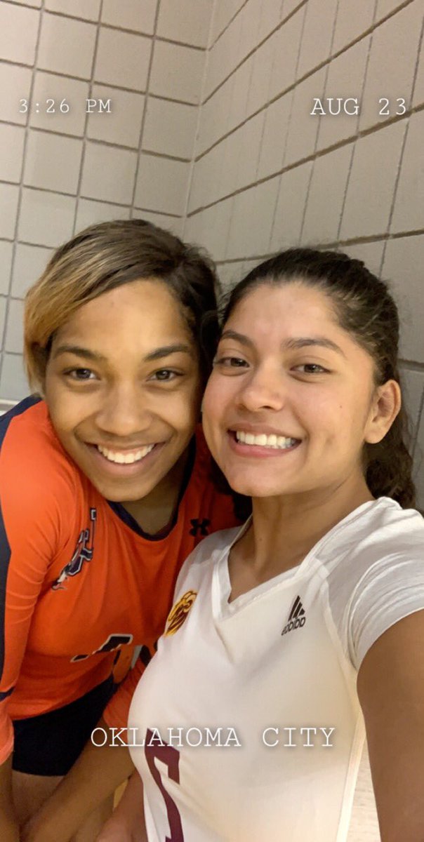 JudsonVolleyba1's tweet photo. Good luck 🍀 to a couple of our alumni who are playing 🏐 against each other. We love you Dani and Britt 🚀! #langstonuniversity #hustontilloston #rocketalumni https://t.co/oOMWMlg2ko