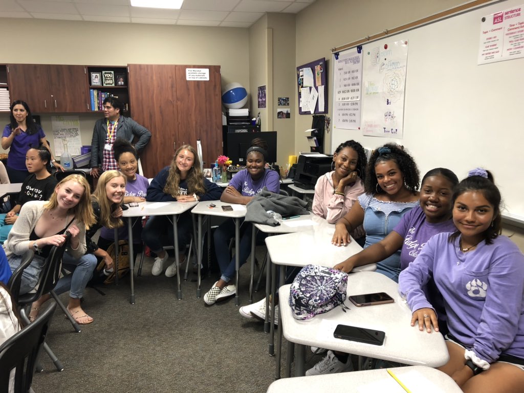 RPHS_ASL's tweet photo. love to see different organizations at our first ASL club meeting this year! Thanks for joining us ladies @RPHSguard https://t.co/ThhTXEv76u