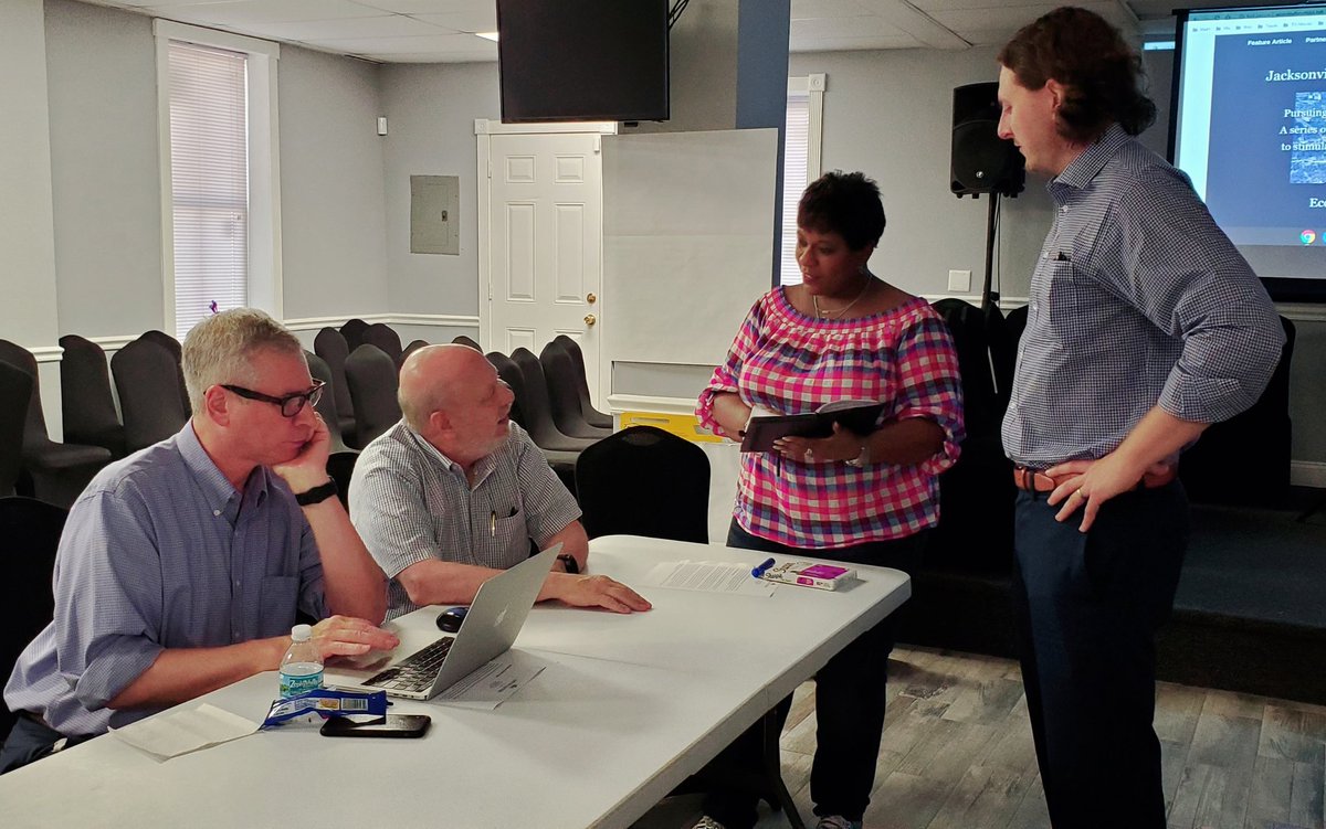 angelaspearscom's tweet image. Planning continues for the video project with LISC Jacksonville. Great minds at work! #ASCommunication #PowerofYourVoice #LISCJax