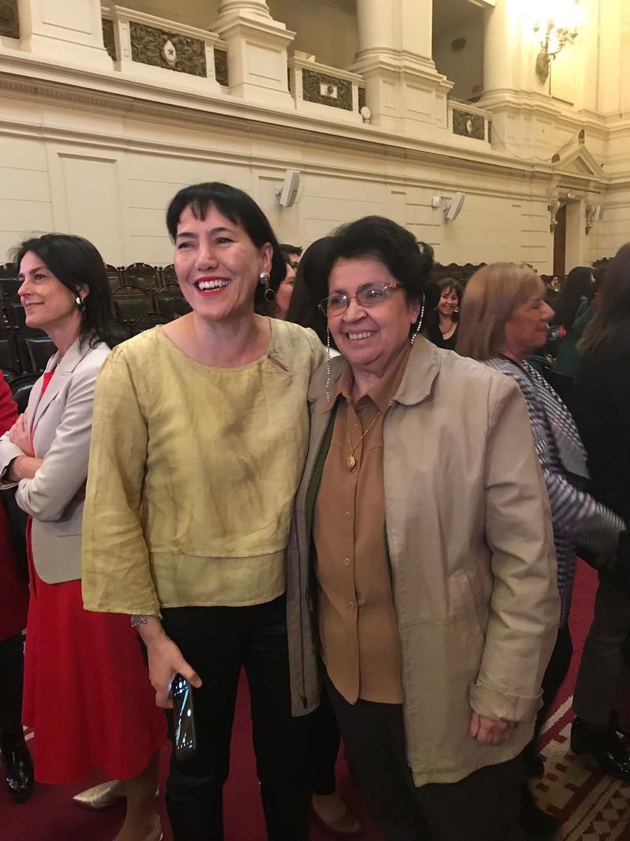 consejochile's tweet photo. 📒Hoy María Victoria Peralta , presidenta del #ConsejoChile y Pamela Díaz , secretaria ejecutiva estuvieron presentes en lanzamiento oficial del Marco para la Buena Enseñanza en Educación Parvularia. 👏🏻💚 #MBE_EP @SubEducParv @mjcastrorojas https://t.co/LJgaChcPwN