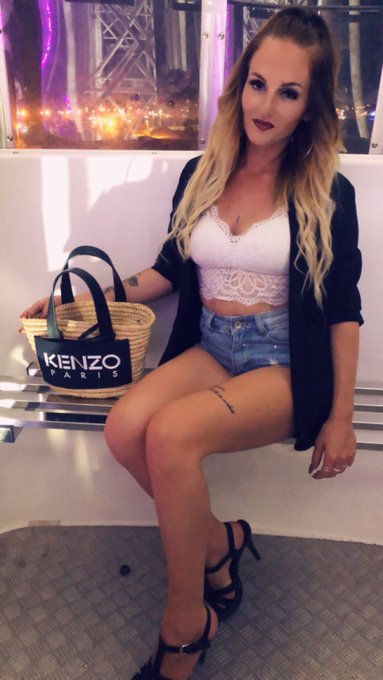 Bonne soir&eacute;e 🎡🎉🥰  #rt #marseille #night #actress #sexy https://t.co/MTgbCZvF45<a href="/tag/rt"class="tags">#rt</a><a href="/tag/marseille"class="tags">#marseille</a><a href="/tag/night"class="tags">#night</a><a href="/tag/actress"class="tags">#actress</a><a href="/tag/sexy"class="tags"><span>#sexy</span></a>