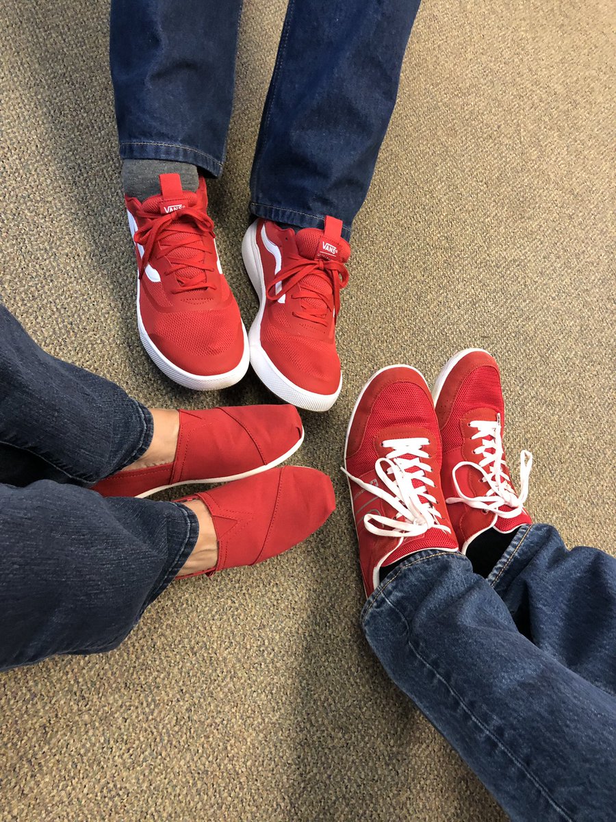maestra227's tweet photo. Red shoe Friday!! #YHS #tornadopower https://t.co/ElH19QYtqB