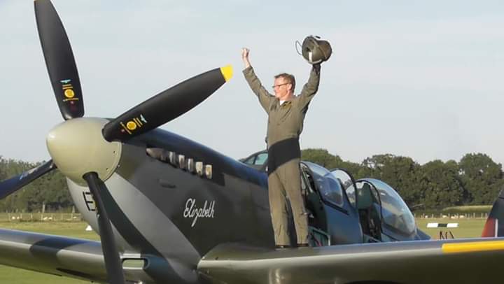 RToggers's tweet photo. Happy 1000 Spitfire flying hours to our Chief Pilot Antony ‘Parky’ Parkinson which was achieved at 11:00 this morning

Congratulations 🥂🥂
#RAFBBMF #Aerolegends #RAFConingsby https://t.co/dtanZA0K5N