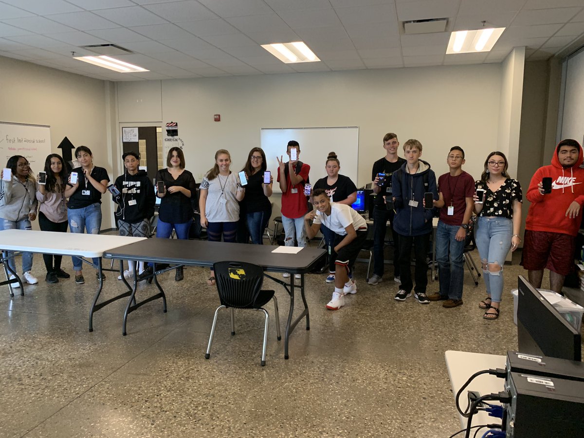 magnessclass's tweet photo. Money Matter students at Permian set up Twitter accounts for their weekly do now. #TweetNow. Look for a Friday post about what they learned each week. @CTE_ECISD #CTESaturnV https://t.co/q2wagIrxjM