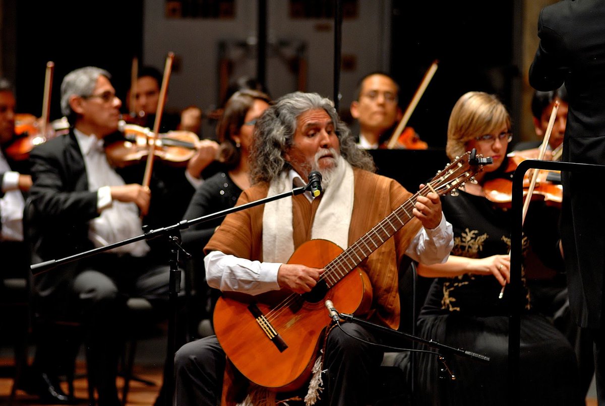 RadioNacionalFM's tweet photo. #TakiDatos| #ManuelchaPrado, músico y compositor andino, celebrará sus 50 años de carrera artística junto a la Orquesta Sinfónica Nacional 🥳🎊🎉
#TierraQueCanta en #Nacional 103.9 FM 📻 https://t.co/V0hPHEfDQP
