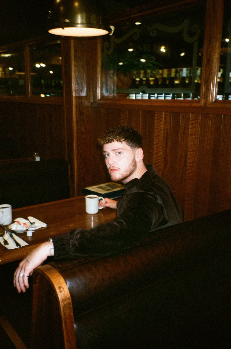 bazzi's tweet photo. : ) https://t.co/oarv1mQTgo