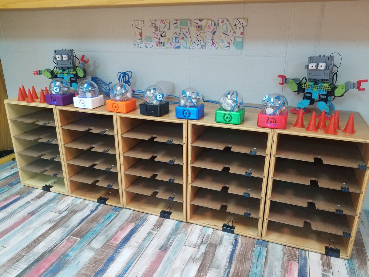 MrsPruenteCCE's tweet image. Finally able to use the 3D printed docks from @LibraryCCE for Coding Club Spheros! Thank Mrs. Sauer, the colors will help us keep tabs and keep them organized and ready for Coding! 
@CastlemanCreek 
#CCEandBeyond 
#MidwayandBeyond 
@Sphero
@MISDFoundation 
#codingatthecastle