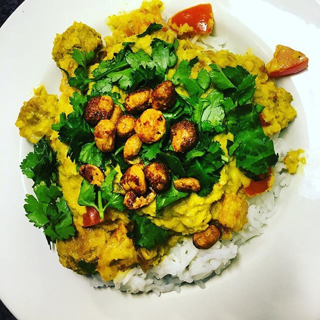 Yummy yellow curry with chicken for dinner tonight! 😋😋😋 #lovetocook #lovetocookhealthy #healthy #healthyrecipes #healthyfood #losingweight #weightloss #healthyweightloss #intermittentfasting #homecooking #homecook #foodie #thuiskok #keukenprinses #ge… ift.tt/2NDbU3x