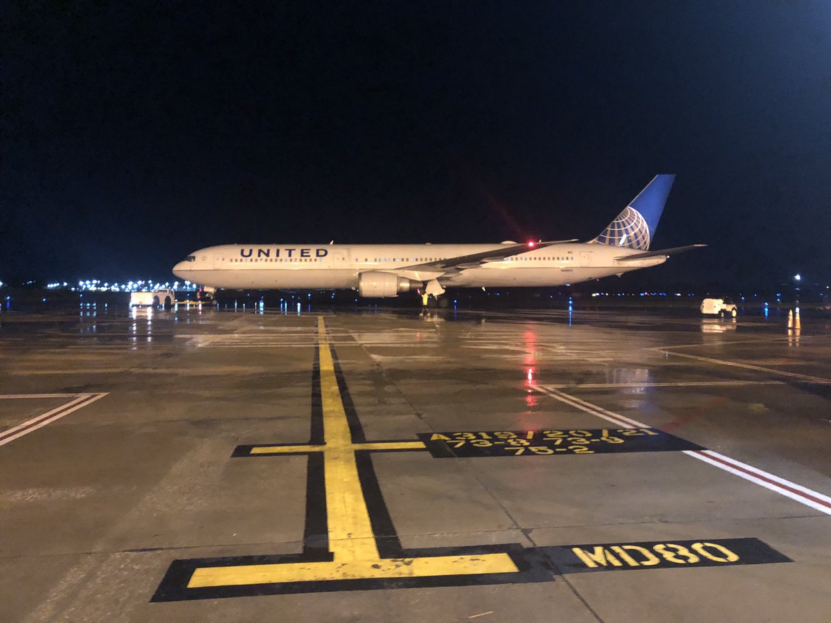 GATAGSTeam's tweet image. Late night RON cleans in MCI #prideinwork #GAT #WeAreGAT #smiles Keep up the great #customerservice