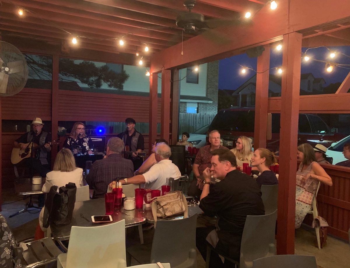 VisitEdmond's tweet photo. Making plans for the weekend? Check out Edmond’s nightlife scene for food, drinks and live music: https://t.co/YNY9YRZU0V #VisitEdmond #SeeEdmond https://t.co/7mjZSXFV84