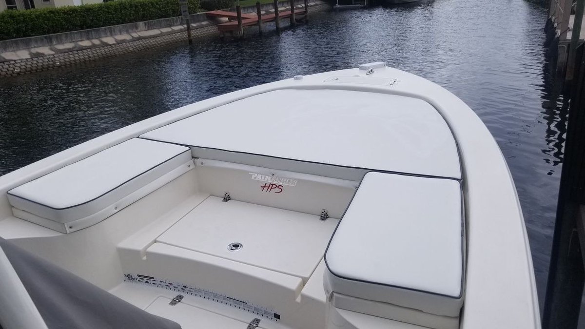 canvas_tk's tweet image. Suns out buns out! Keep&apos;em comfy!
🧜‍♀️
#tkgotmecovered #tkcanvas #pompanobeach #florida #topquality #tenarathread #yachtlife #yachtdesign #marinegrade
