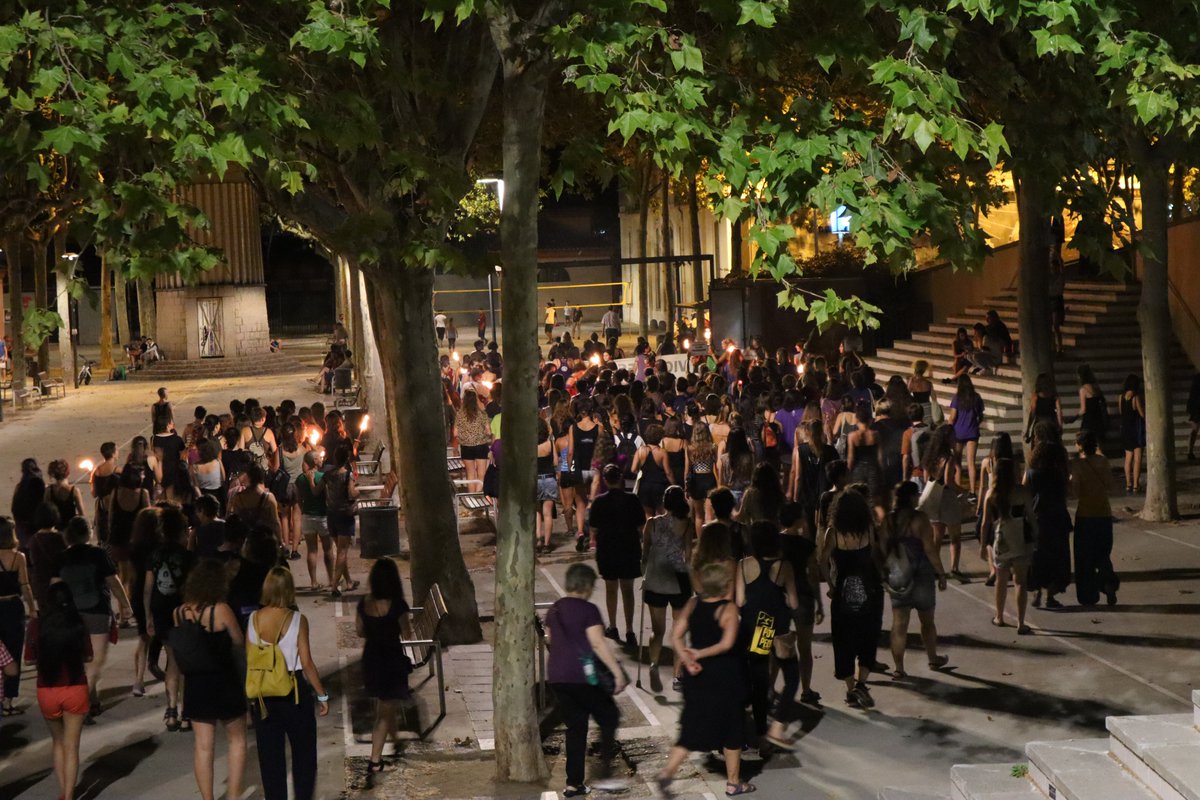 ElAquelarre_pod's tweet image. 🔥La nit és nostra‼️🔥 A la marxa nocturna de #Sants exigim una Festa Major lliure d&apos;agressions masclistes.

#SantsFeminista
#FMAS2019 
#barrisfeministes

Sants Feminista Combativa i tropical 😈✊🏽👏