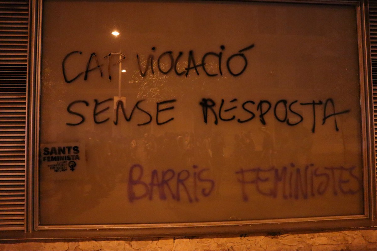ElAquelarre_pod's tweet image. 🔥La nit és nostra‼️🔥 A la marxa nocturna de #Sants exigim una Festa Major lliure d&apos;agressions masclistes.

#SantsFeminista
#FMAS2019 
#barrisfeministes

Sants Feminista Combativa i tropical 😈✊🏽👏
