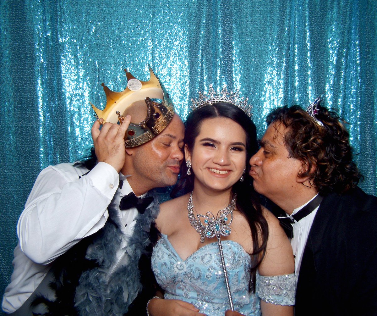 LumosPhotoCo's tweet photo. A Cinderella-themed Quinceañera + Our “Blue Sky” backdrop = The perfect fairytale! Congratulations Samantha!  🦋👗🧚🏽‍♀️💙

Visit https://t.co/CoNr1zTgpM or shoot us a message to book! ✨

#lumosphotoco #photobooth #photoboothrentals #slcphotobooth #quinceanera #wedding #utahwedding https://t.co/mKVjRu9cJ7