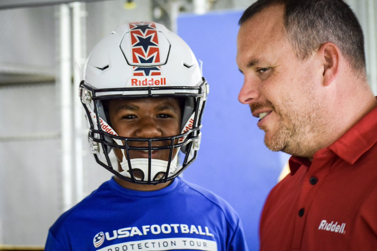 USAFootball's tweet photo. Getting fitted for the correct helmet is the first step to a smarter, safer game. β
@RiddellSports x #ProtectionTour https://t.co/Mu7Yl2ACLX