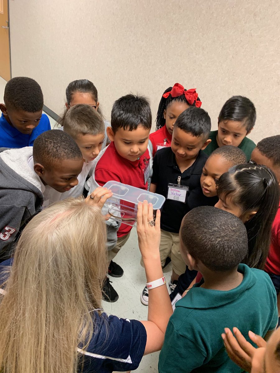 MsPaceAP's tweet photo. #WeAreAldine saving the day! Can we keep it??? Principal Jenkins @KimJenk1 .... The first graders want to Inquire? #WeBeIB @AldineISD https://t.co/PKRAJNOsQu