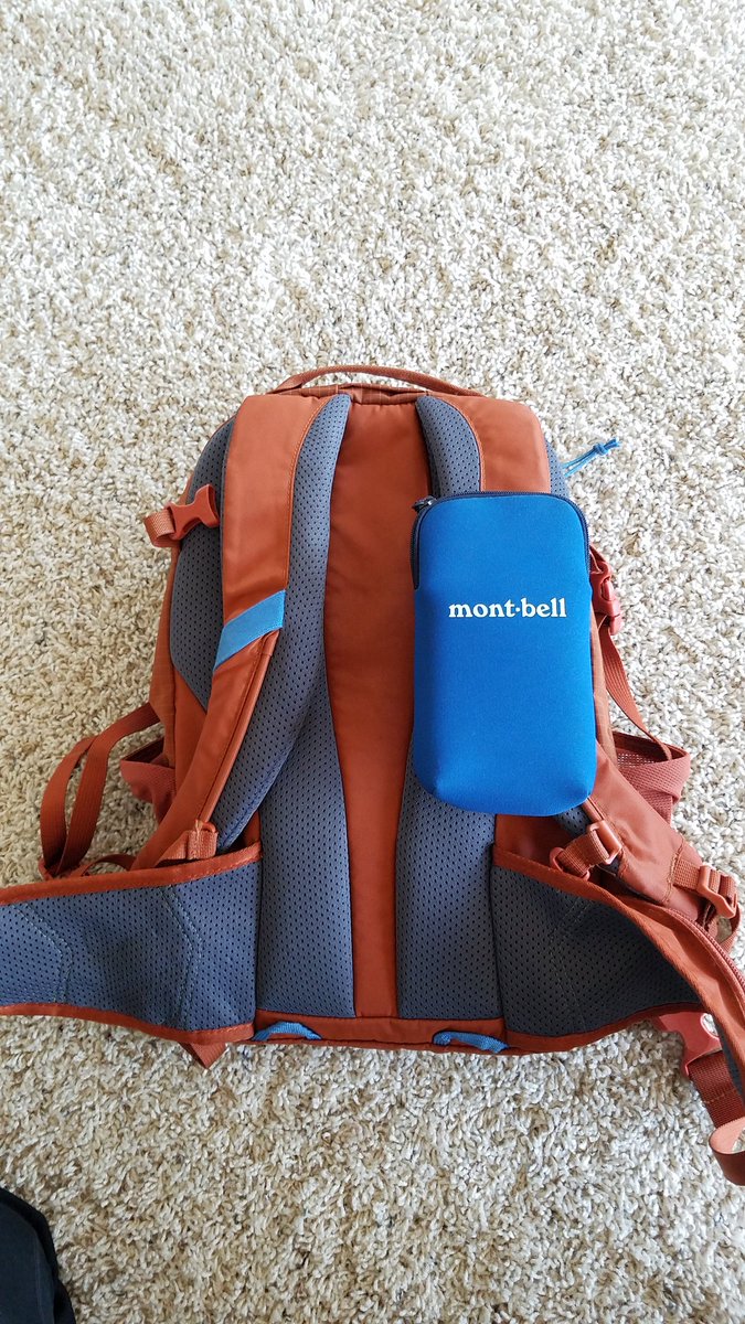 Maki K サンディエゴ Twitter પર 今年の一時帰国時に買ったモンベルのリュックに付けるタイプのスマホケース めっちゃ役に立った ブラックキャニオンのあの急勾配 流石にカメラ首からかけては無理だったから 登って来るときの写真は全部スマホ やっぱ