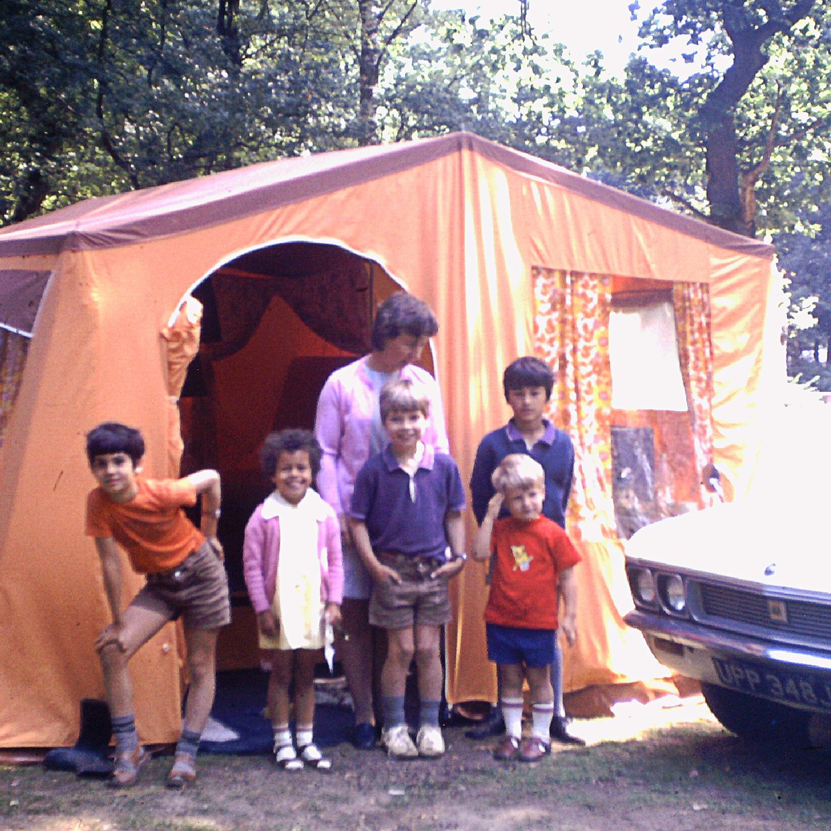 revphilipgreen's tweet photo. It's been an emotional couple of days. A dear friend (and Godfather to our elder daughter) died on Wednesday. And my brother has just uploaded 100 photos from our childhood...this one's from c.1975. #liminalmoments #thinspaces https://t.co/oVUAbpxVBH