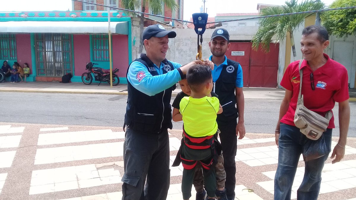 avvmiranda's tweet photo. #Avv #PlanVacacional2019 #DibujandoSorinsas https://t.co/p6rzl9nkcX
