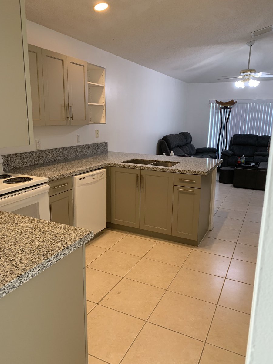 kitchensites_'s tweet photo. This customer had purchased the doors, but needed us to raface the cabinet boxes to color match and fabricate/install the granite countertop. #versatile #kitchenrefacing #homeimprovementsolutionusa #coconutcreek https://t.co/QakwVcmrFT
