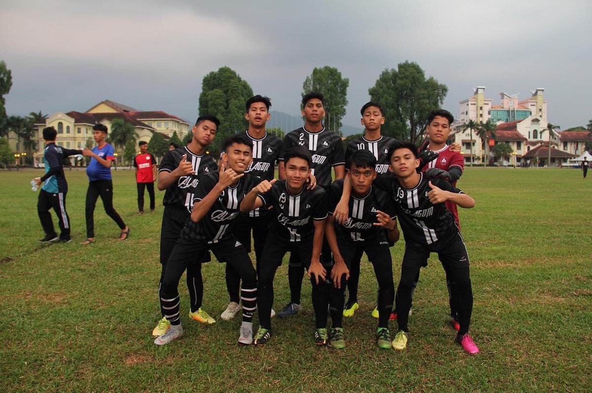 kesunas2019's tweet photo. ( Hari Pertama)
.
Hari pertama yang sungguh menarik dan penuh dengan persaingan sengit
.
Tahniah kepada para pemenang!
.
Menggarap Ukhuwwah, Membina Quwwah
.
#kesunassmi #kesunas19 #unitkokumusleh #ikrammusleh #sukan #qawiyuljismi #upsiprotoncity #krsmedia #muslehkita https://t.co/HIv872COv7