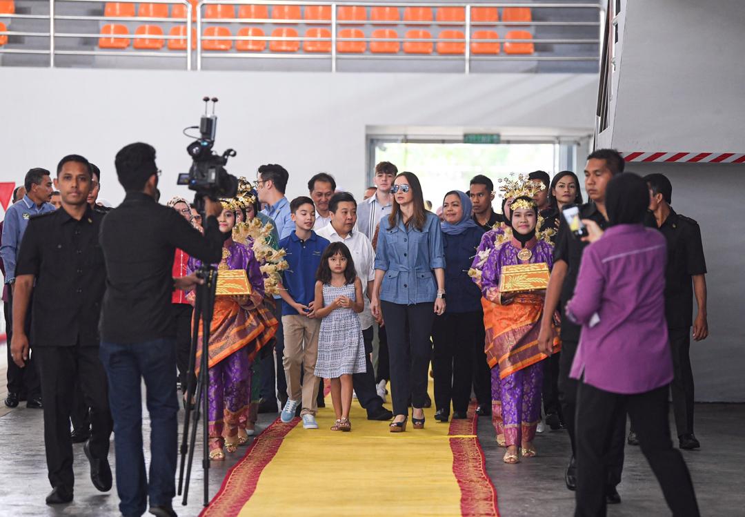 Bernama On Twitter Raja Permaisuri Perak Tuanku Zara Berangkat Rasmi Pusat Akuatik Tuanku Zara Di Ipoh Https T Co Qt8bp6mofs Twitter