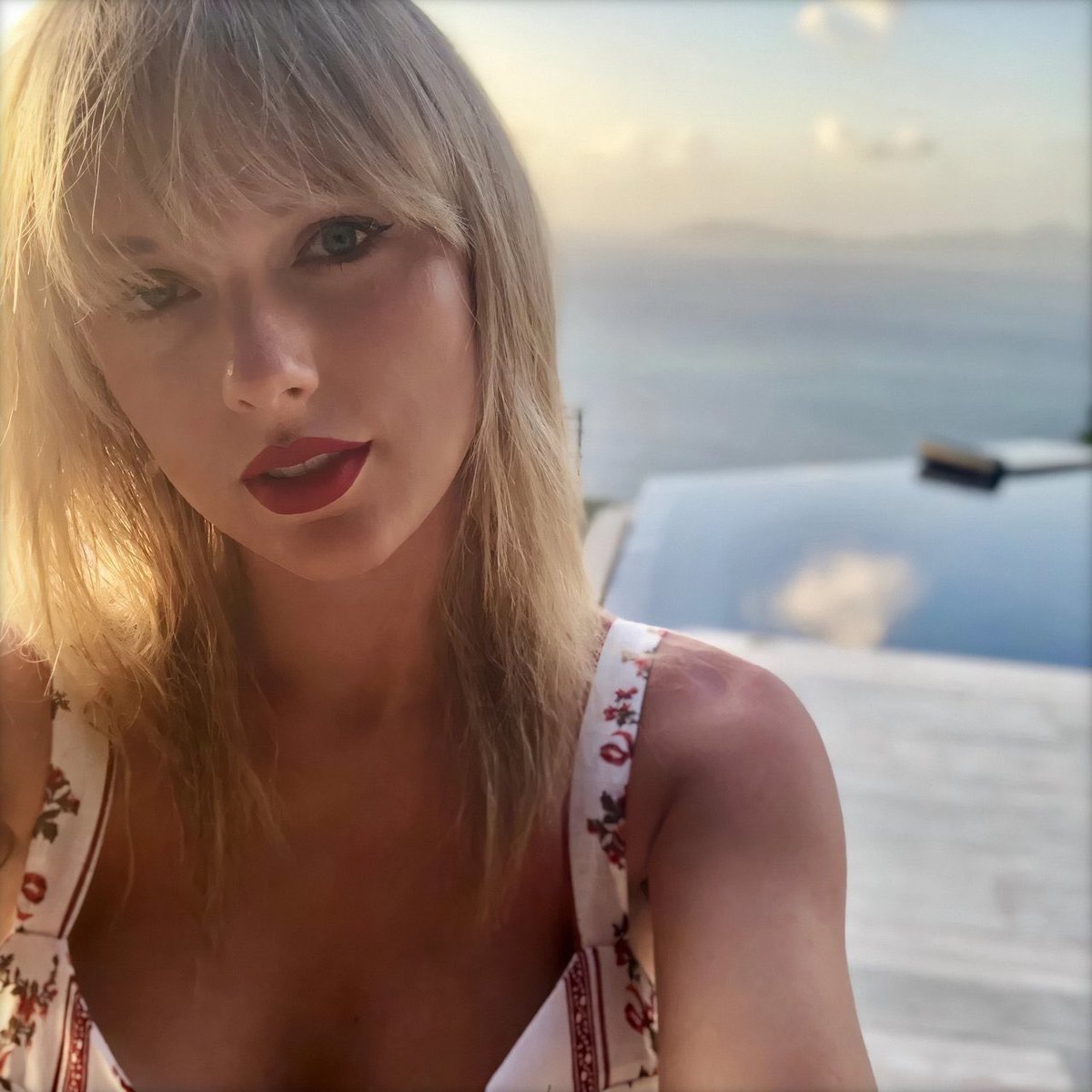 Taylor Swift News Twitterissä: "📷 | Taylor posted this exclusive ...