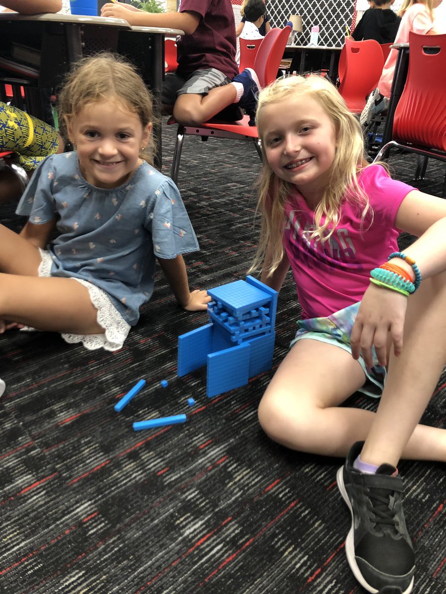 LJonesPreston3's tweet photo. Today we built houses to find the value in written, standard, expanded, and picture form! Monday we will discover 100 more and 1,000 less!! #theprestonpride https://t.co/Dk1s4v0ANU