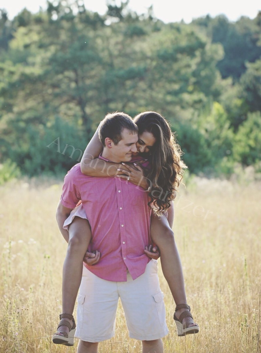 AllyK2013's tweet photo. Our engagement photos make my heart sooo happy 🥰 https://t.co/2xfe4kmRqe