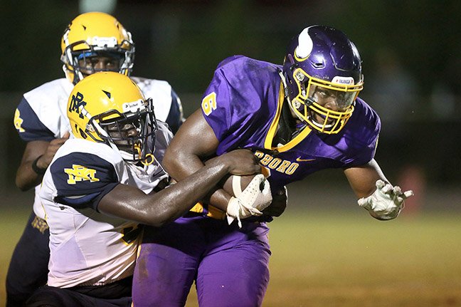 ACampbell_RMT's tweet photo. The Telegram's 2019 Prep Football gallery is now online and starts with photos from Thursday's matchup of @RMHSGryphonsFB at @TarboroFootball. Check it out and come back weekly. https://t.co/rbk3m6NVa0 https://t.co/56r6QQwWSt