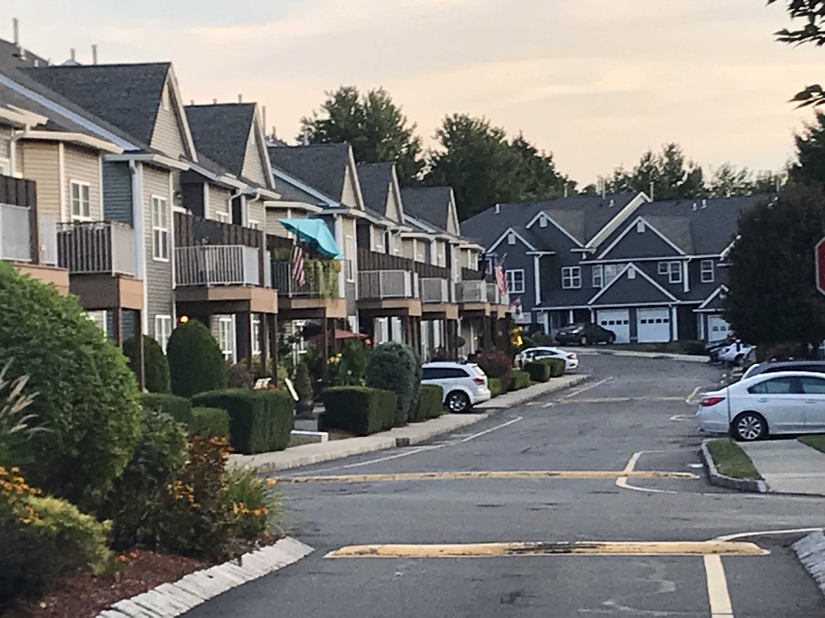 CocciaRealty's tweet photo. New Listing Alert!

20 S Midland Ave, Unit B4, Kearny, NJ
Townhouse listed for $275,000
Listing By Gina Rehbein, 201.245.3959 

For more details: https://t.co/SNMSXn5Cdc
#CocciaRealty #RealEstate #NJ #Keary #Townhosue #NewListing #ForSale https://t.co/J0hYZw6e2F