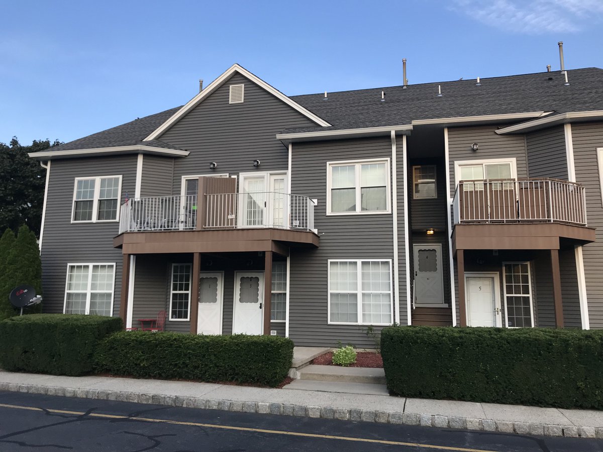 CocciaRealty's tweet photo. New Listing Alert!

20 S Midland Ave, Unit B4, Kearny, NJ
Townhouse listed for $275,000
Listing By Gina Rehbein, 201.245.3959 

For more details: https://t.co/SNMSXn5Cdc
#CocciaRealty #RealEstate #NJ #Keary #Townhosue #NewListing #ForSale https://t.co/J0hYZw6e2F