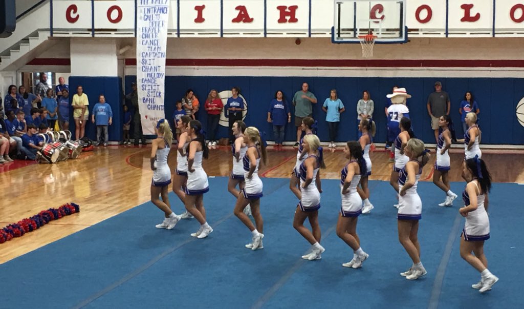 PMH4484's tweet photo. Great 1st pep rally #Copiah! Tremendous thank you to Dr. Hulon, President of CLCC, for coming out and speaking! Great to see Graduates, Jay Smith and Mallory Alford! And a special thanks to the Wolf mascot! Letโs have a great year! #GoColonels #GoWolves https://t.co/Wnl8uXWqv3