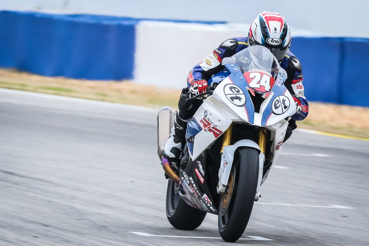 Trackseven tweet media