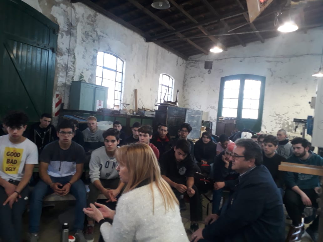 BragadoJefatura's tweet photo. ABC Alumnos se llevó a cabo en el día de ayer en la EET N°1. Se destaca la buena participación e interés de los estudiantes por expresar su deseo de superarse día a día... Felicitaciones!!! https://t.co/33P3TM91ze